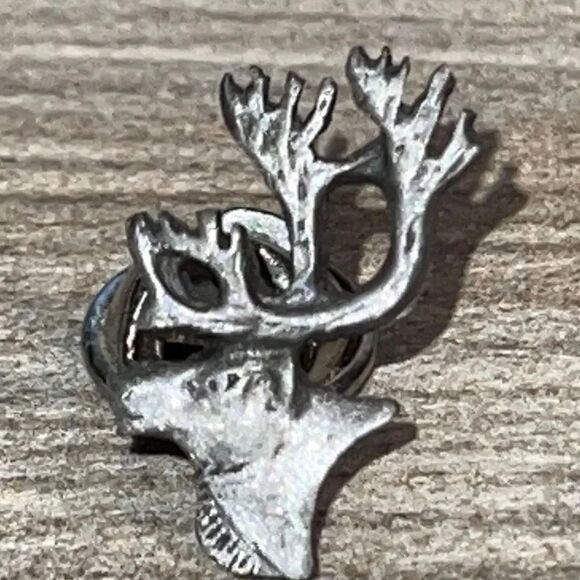 Moose/Deer
Lapel Pin Hand Carved Pewter Tone - Picture 2 of 5